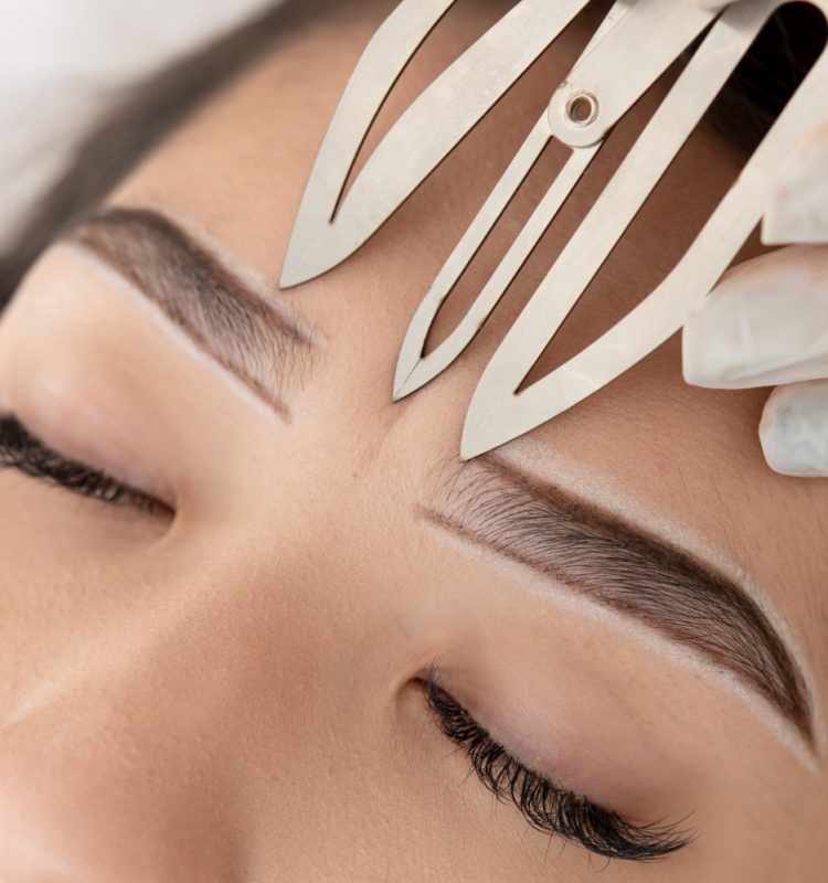 Sobrancelhas Perfeitas: Como Alinhar e Valorizar o Rosto